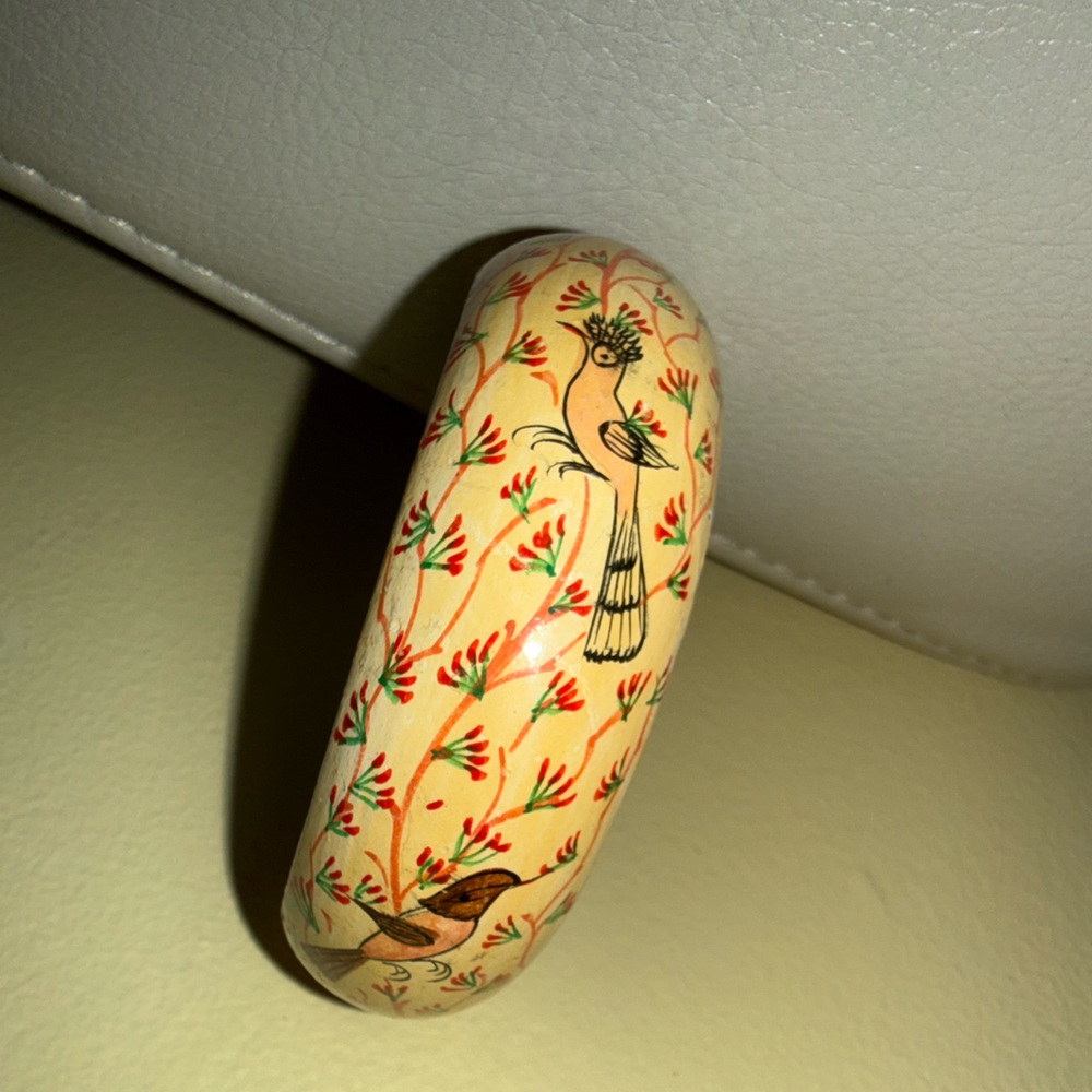 Hand-Painted Bangle Bracelet with Blue and Green Bird Motif - Picture 3 of 9